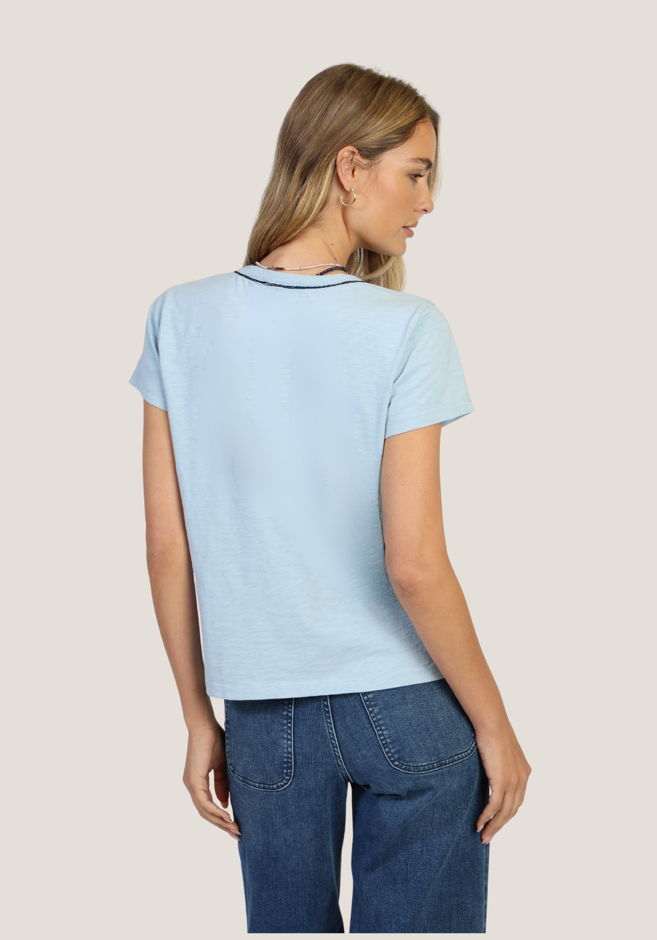 Crew w/ contrast stitch