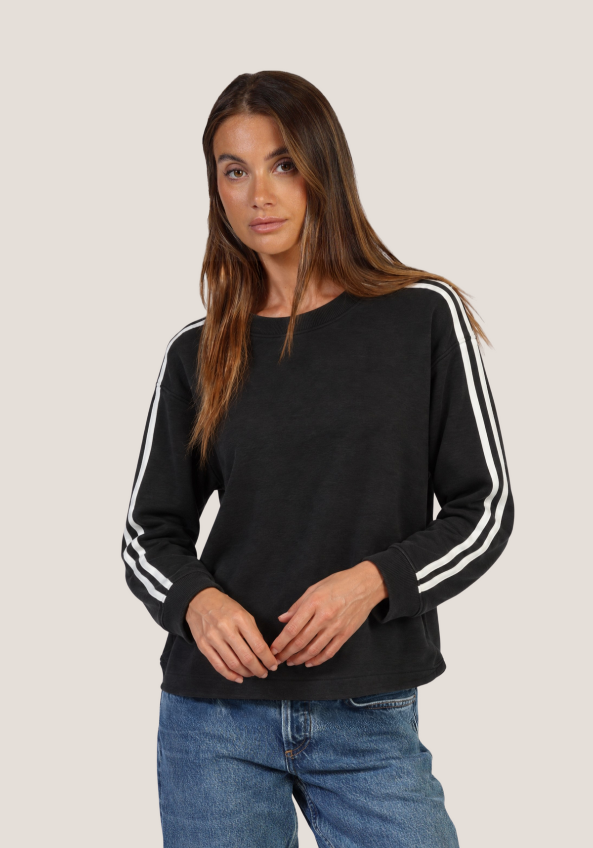 Sweatshirt w/ stripes