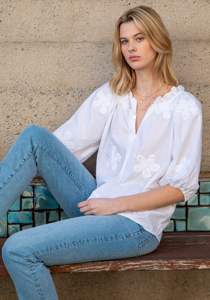 ヘヨン　shishu blouse / white Benja Blouse Off-white – Freebirdicons