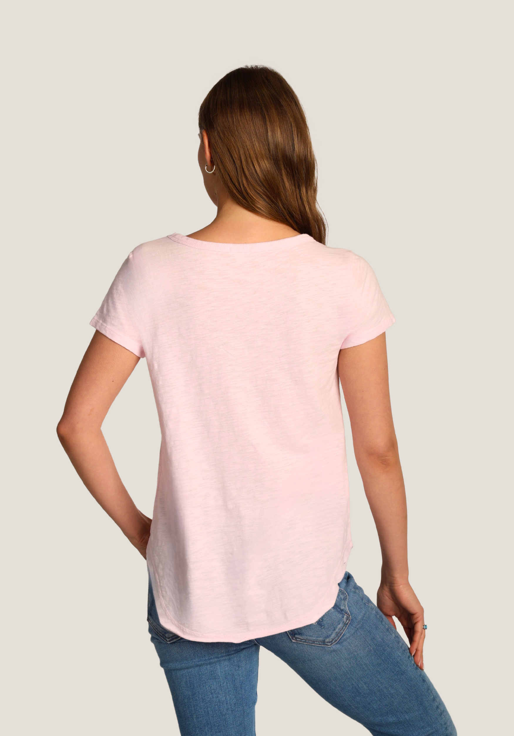 Deep S/S V-Shirt Tail Tee