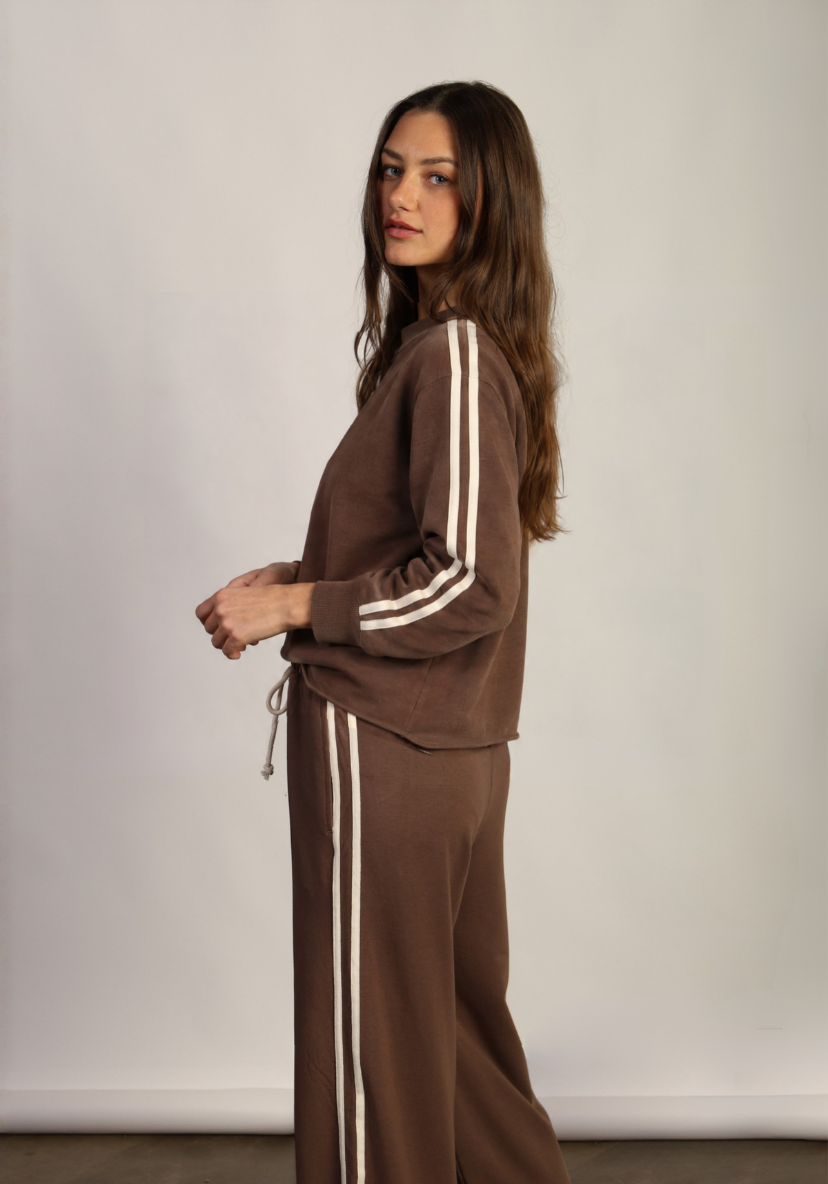 Sweatshirt w/ stripes