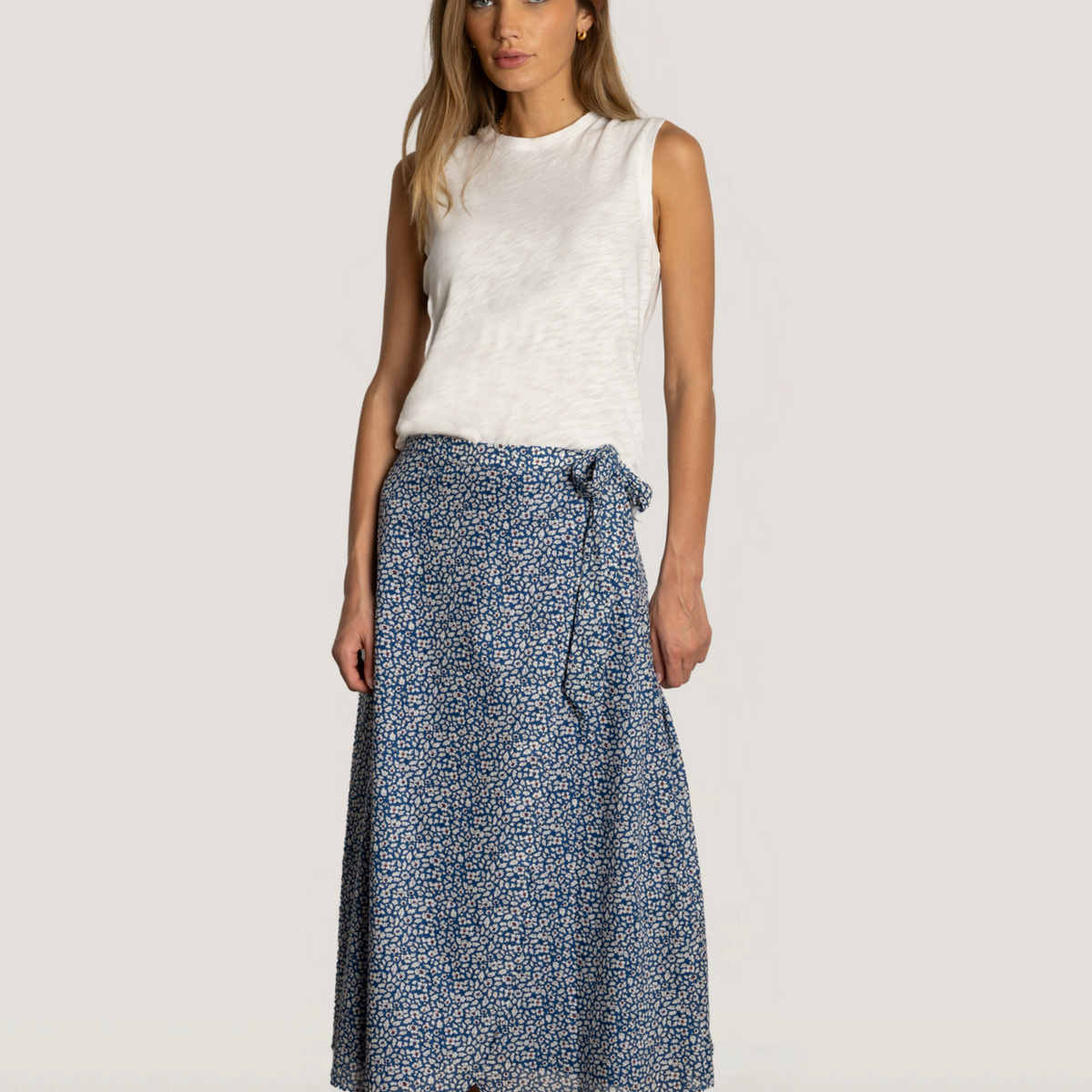 TFW49 SIDE TUCK WRAP SKIRTブルー L TFW49 SIDE TUCK WRAP SKIRTブルー L