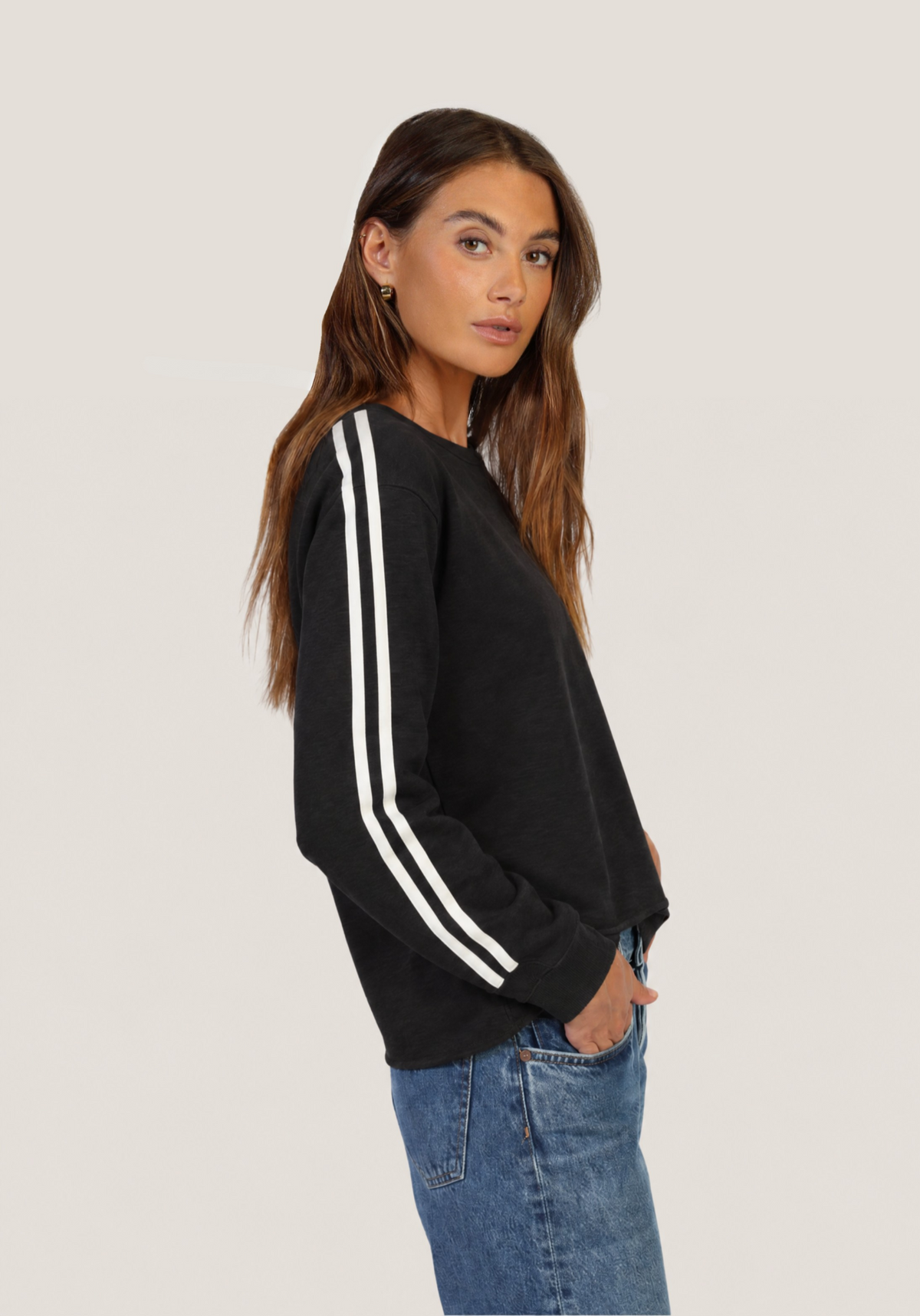 Sweatshirt w/ stripes